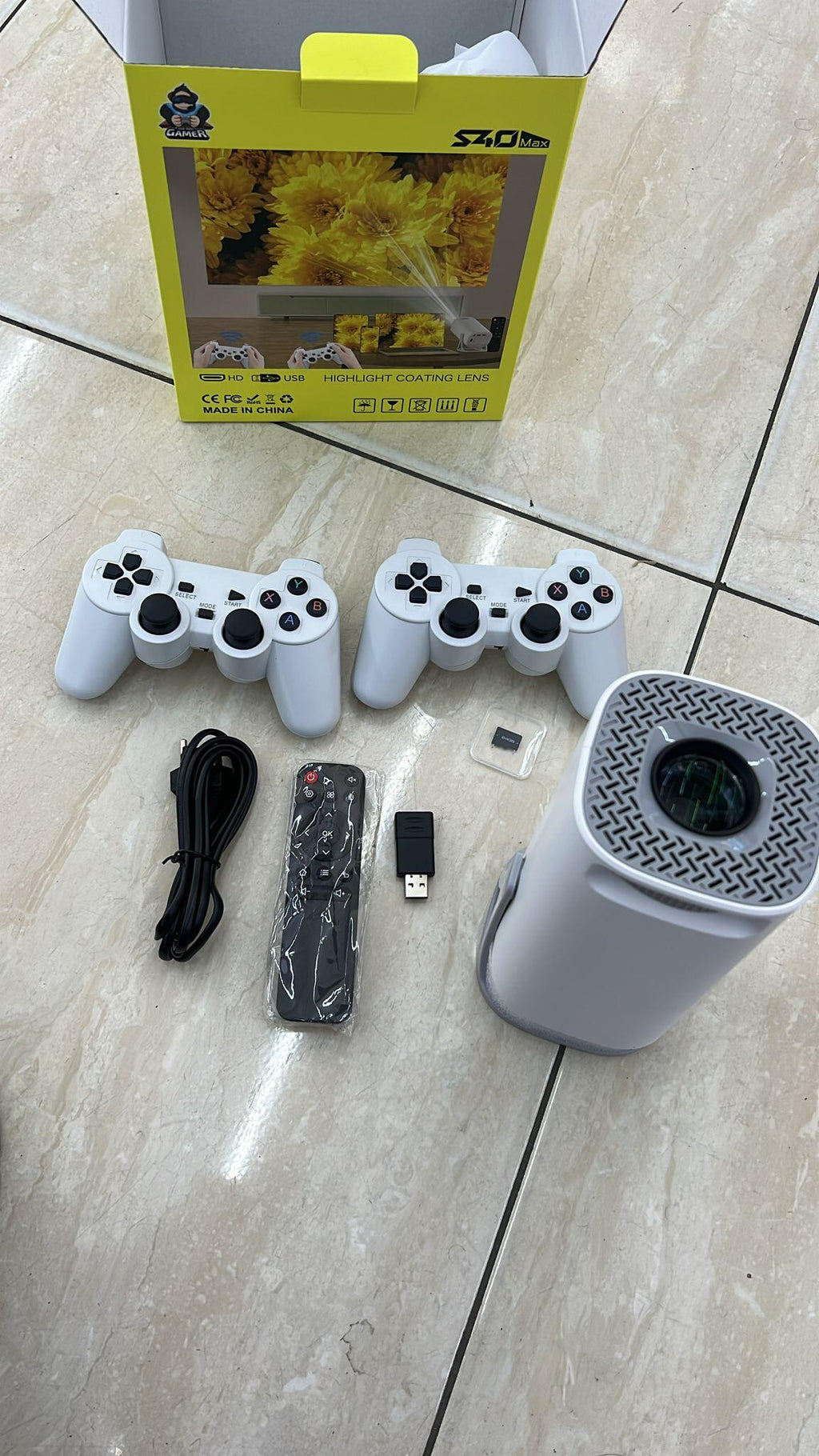 PERFESHOP - Proyector HD con videojuegos + 2 Mandos ™